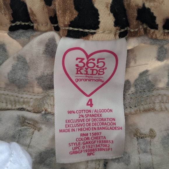 Size 4 kids leopard print jeans - Picture 3 of 3